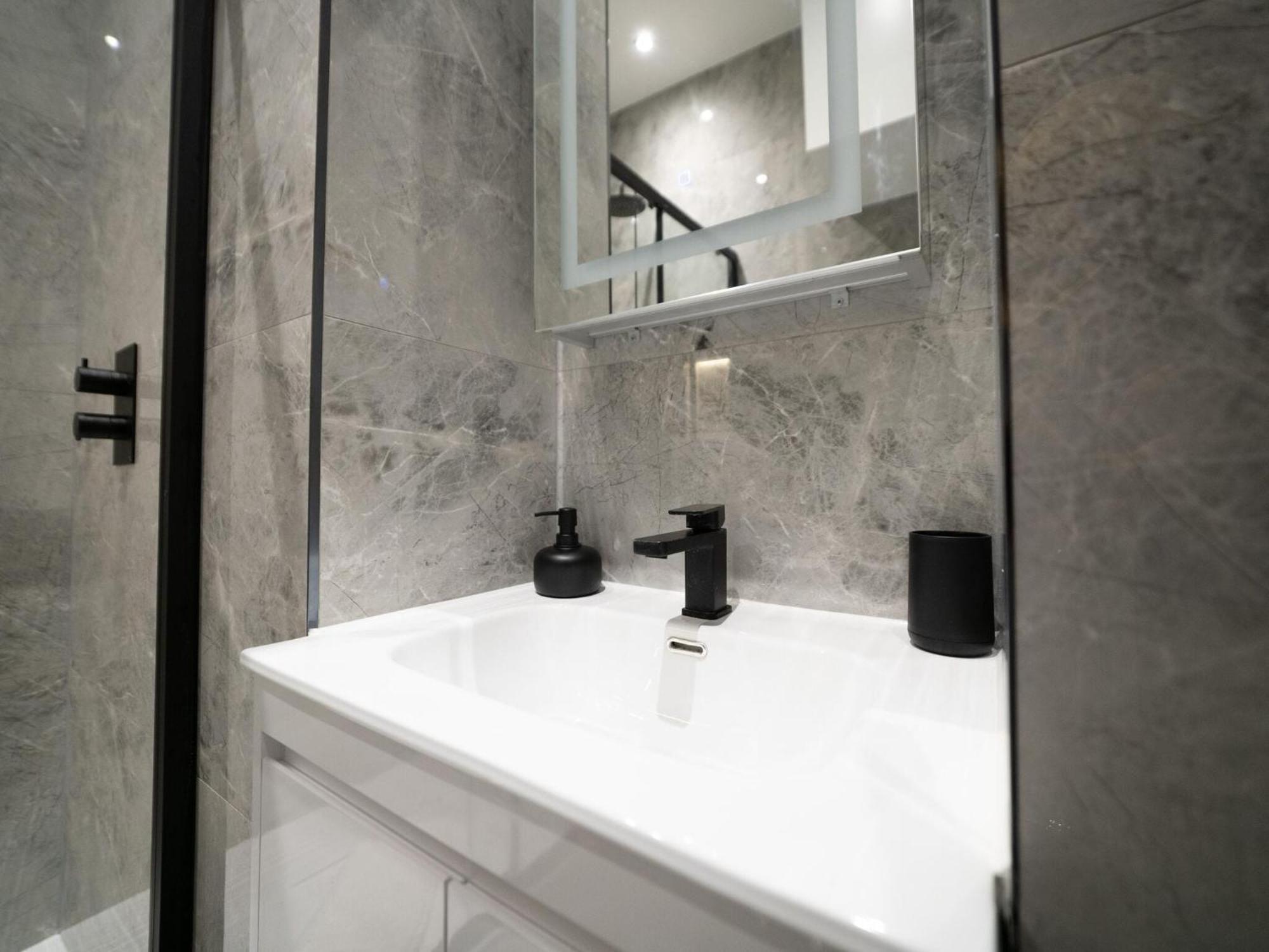 One And Two Bedroom Apartments Near Holloway Train Station By Belvilla لندن المظهر الخارجي الصورة